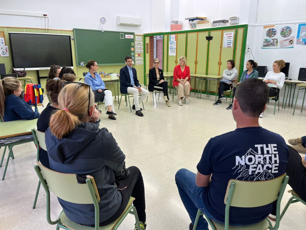 Educación CEIP Campo de Molina en El Fenazar Nuevo comedor escolar Reunión con padres Foto1